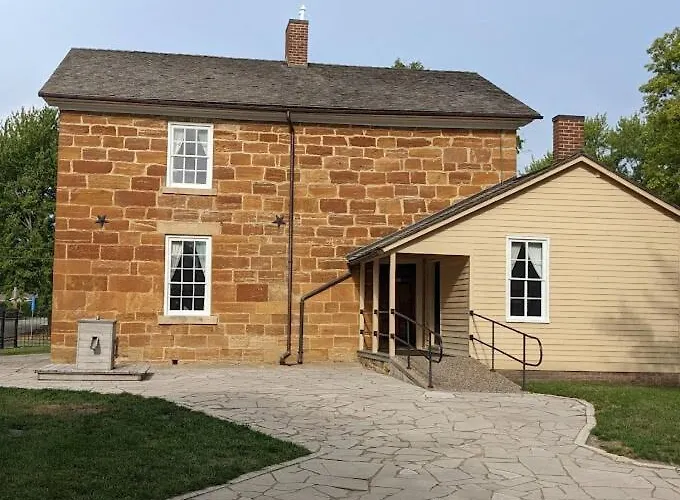 Family In Carthage, Near Nauvoo
